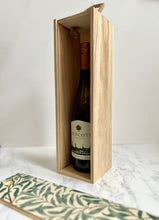 William Morris Wooden Wine Gift Box.