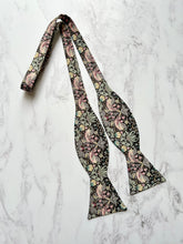 Self Tie Liberty Bow Tie
