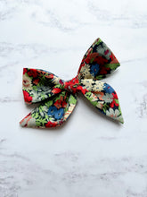 Liberty Bow Clip