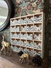 William Morris are usable Advent Calendar