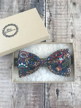 Liberty Dickie Bow, Bow Tie ‘Peach Pincher’
