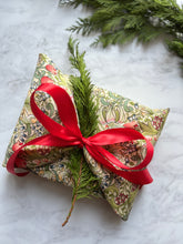 Furoshiki Wrapping, Re usable Wrapping
