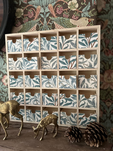 William Morris are usable Advent Calendar